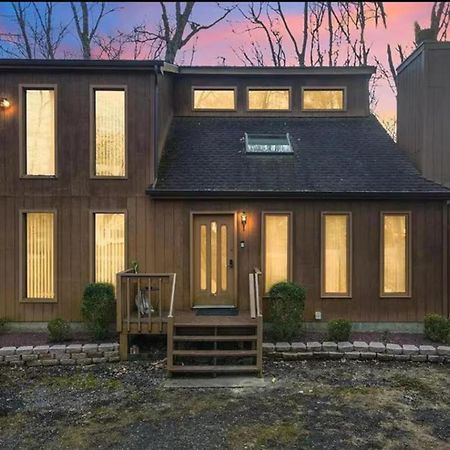 Cozy Cabin At Poconos With Hot Tub And Fire Pit East Stroudsburg Bagian luar foto
