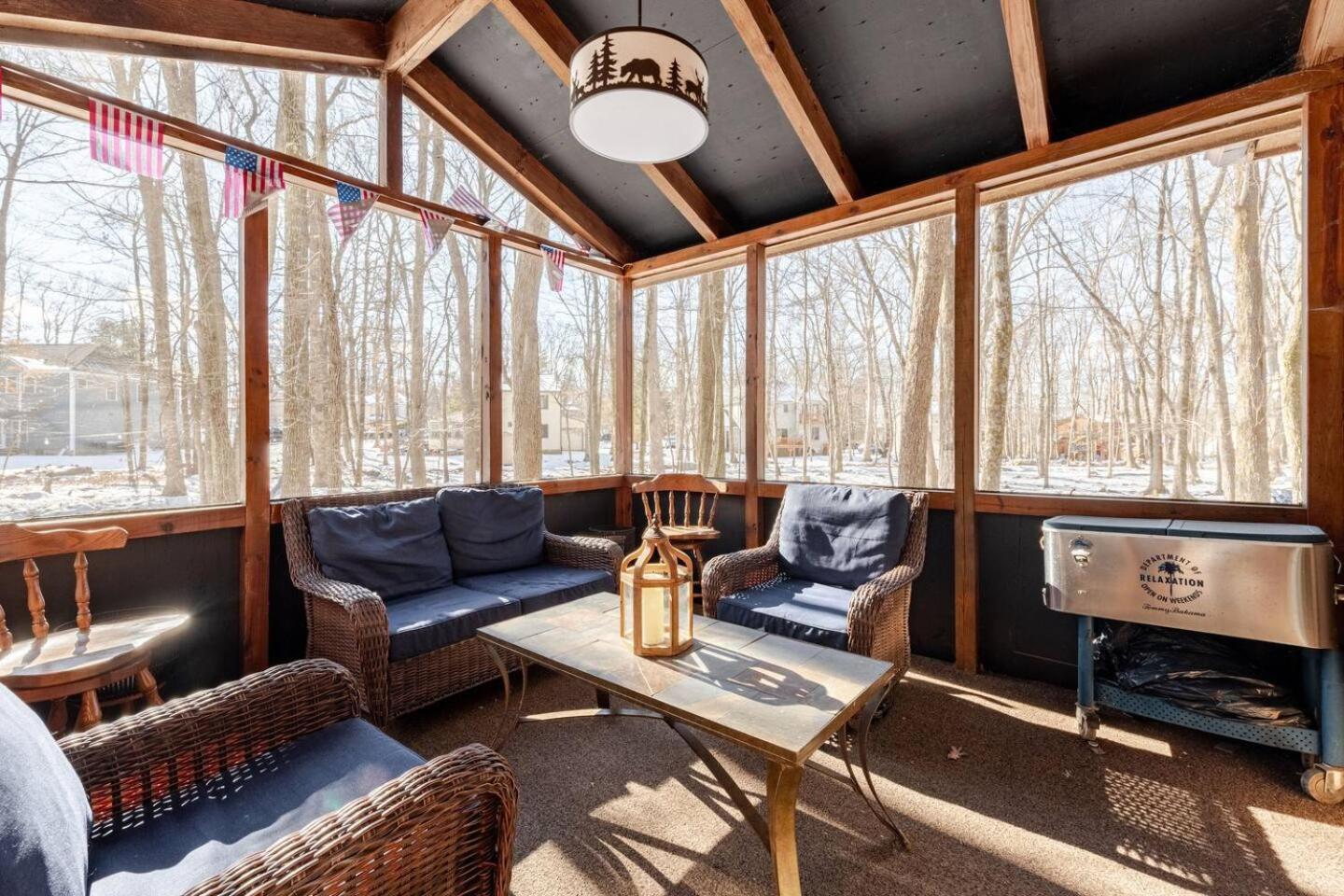 Cozy Cabin At Poconos With Hot Tub And Fire Pit East Stroudsburg Bagian luar foto
